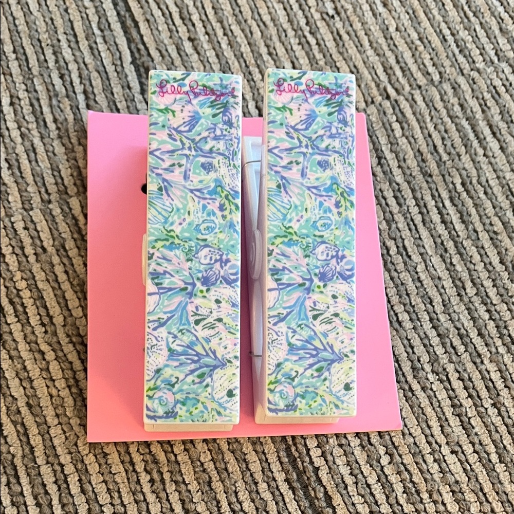 Lilly Pulitzer Vibrant Floral Towel Clips